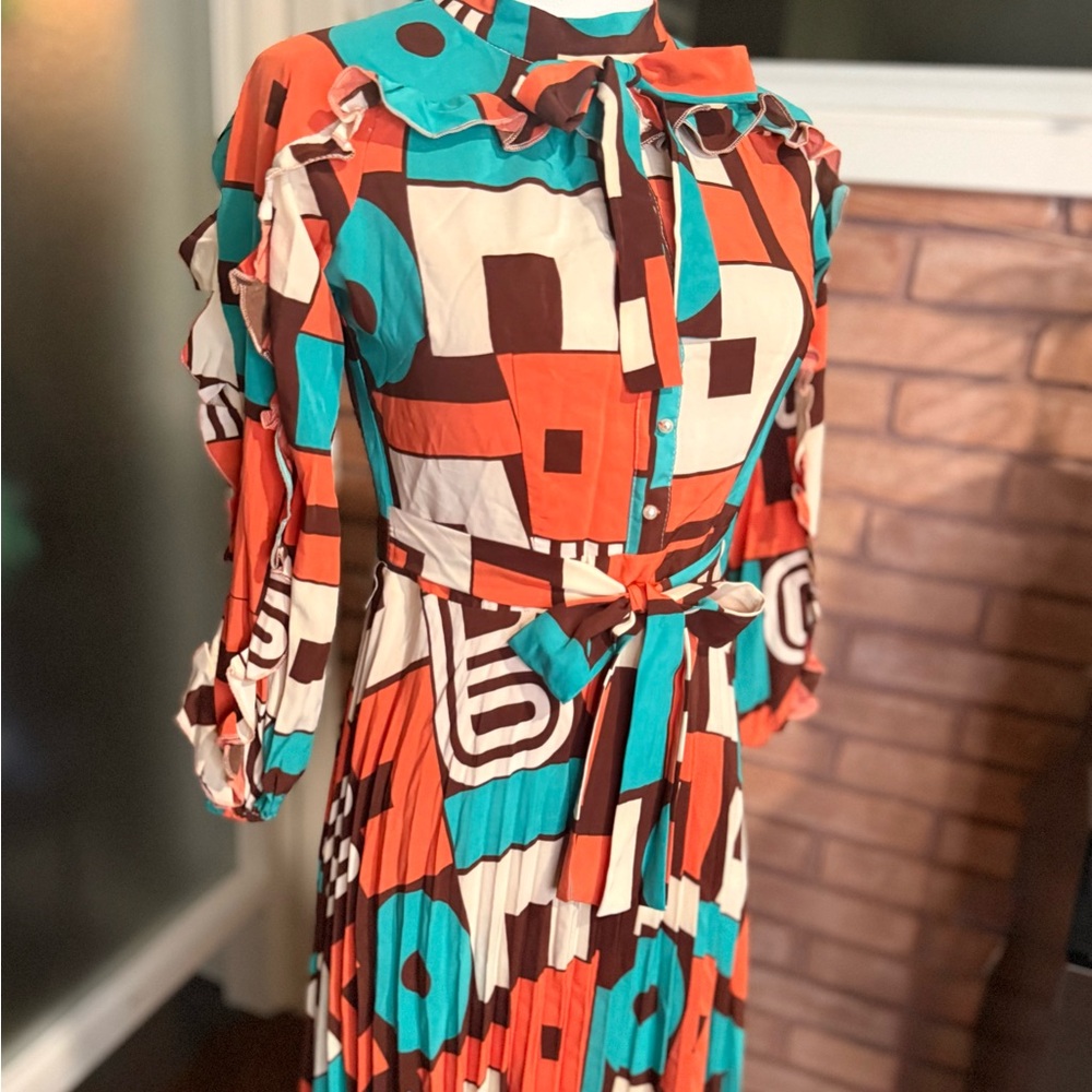 Vintage Geometric Midi Dress with Tie-Waist in Teal & Coral - Picture 4 of 8